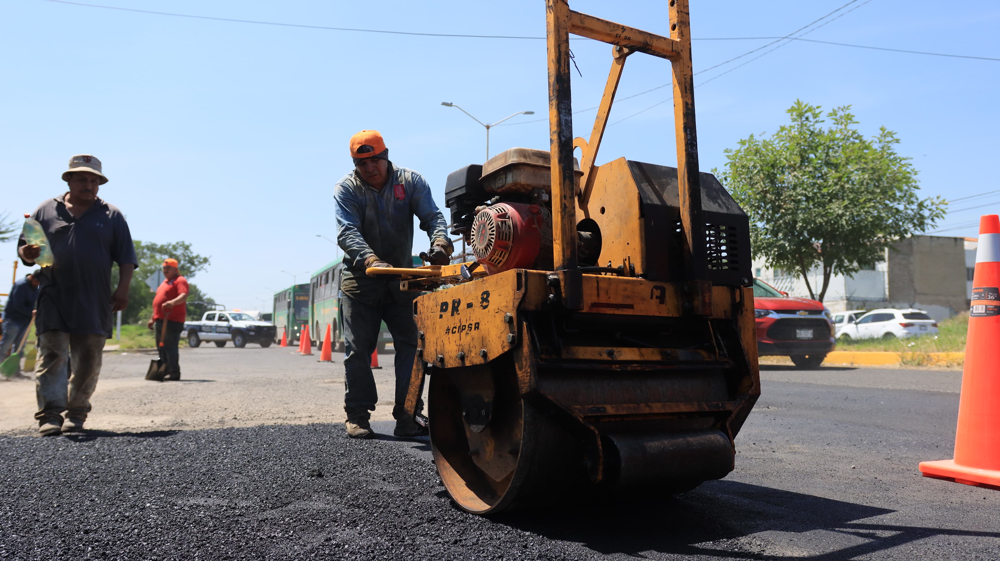 TLAQUEPAQUE ATIENDE CLAMOR DE LAS Y LOS VECINOS: INICIA REHABILITACIÓN DE CAMINO REAL A COLIMA